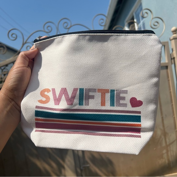 Happy Birth-Tay Taylor Swift Gift Set Bundle ✨ - Picture 3 of 7